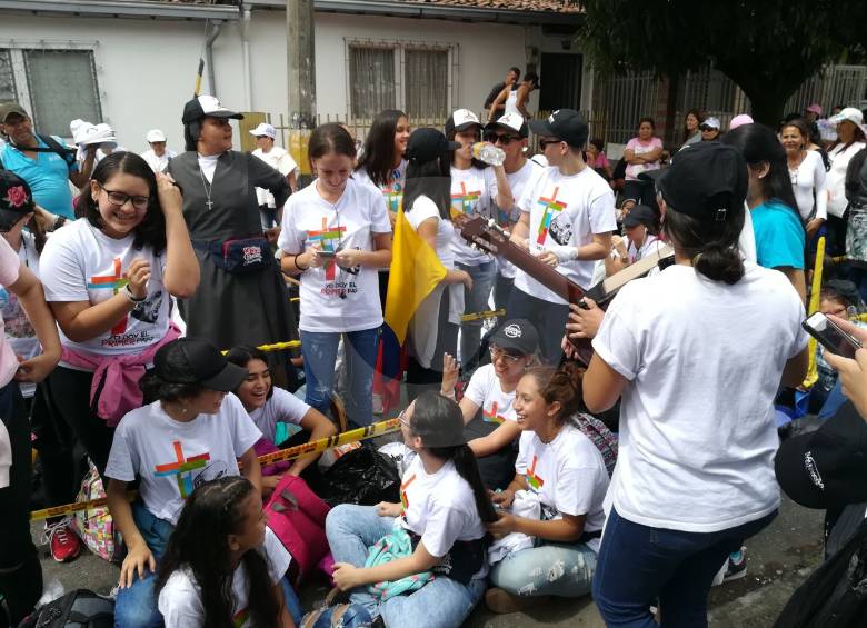 Así fue la espera para entrar a la misa campal del Papa en Medellín