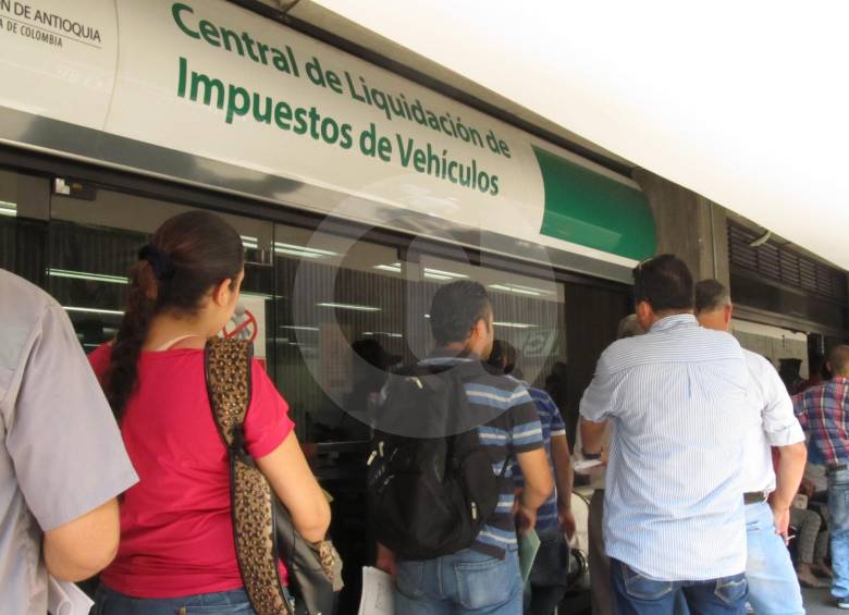 El beneficio por cancelar hasta el 29 de abril es del 10%. El 16 de julio comienza a correr el pago extemporáneo, con sanción e intereses moratorios. FOTO MAURICIO PALACIO