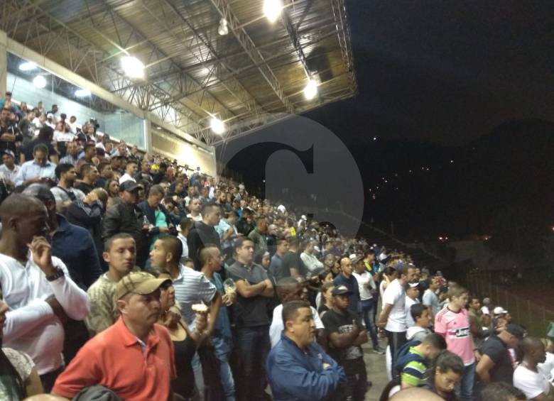 Volvió la luz en el estadio de Itagüí, donde juegan Leones-América
