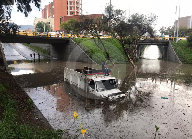 Inundación en Bulerías. FOTO JULIO CÉSAR HERRERA
