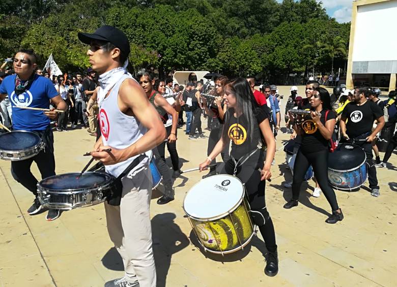 La movilización tuvo un punto de concentración en el Parque de los Deseos. FOTO MANUEL SALDARRIAGA
