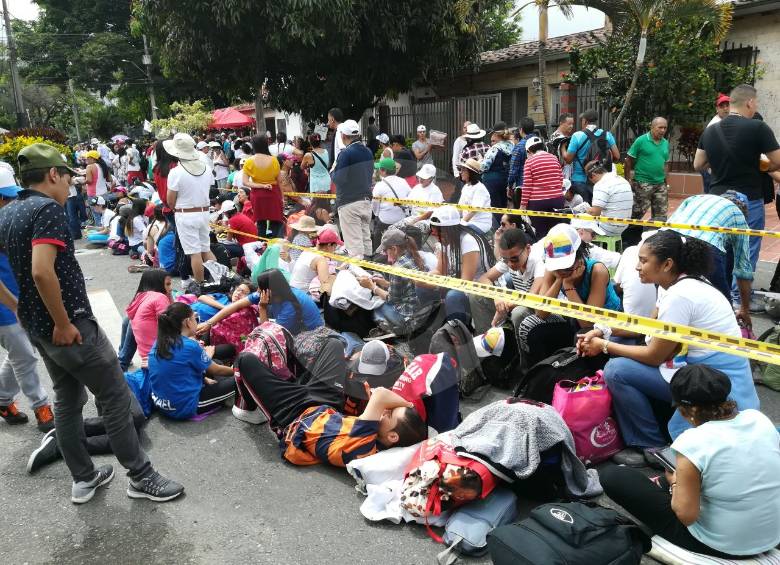 Así fue la espera para entrar a la misa campal del Papa en Medellín