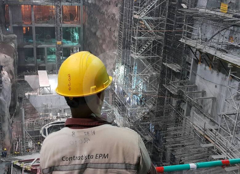 Una comisión con ejecutivos de Hidroituango viajó a Bogotá para conocer detalles del proceso de la licencia ambiental. El proyecto prenderá motores en 2018. FOTO donaldo zuluaga