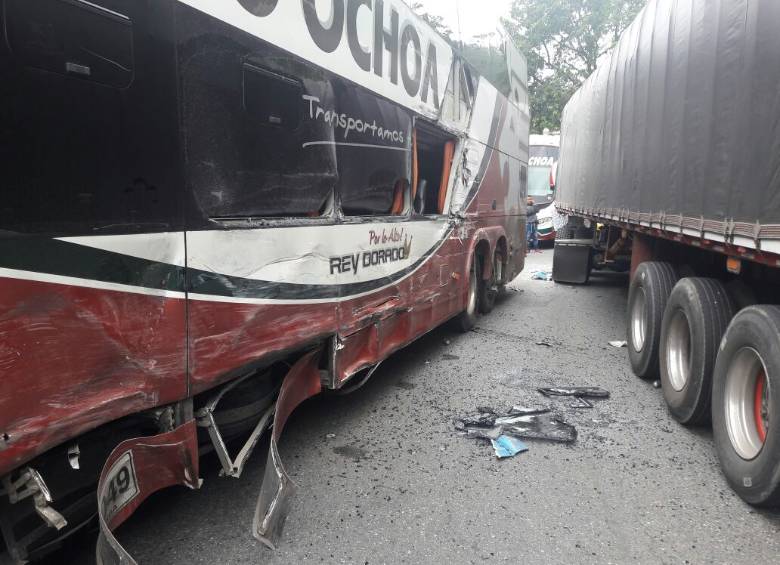 Accidente en la vía Medellín - Caucasia. Foto tomada de Twitter - Fernando Pineda