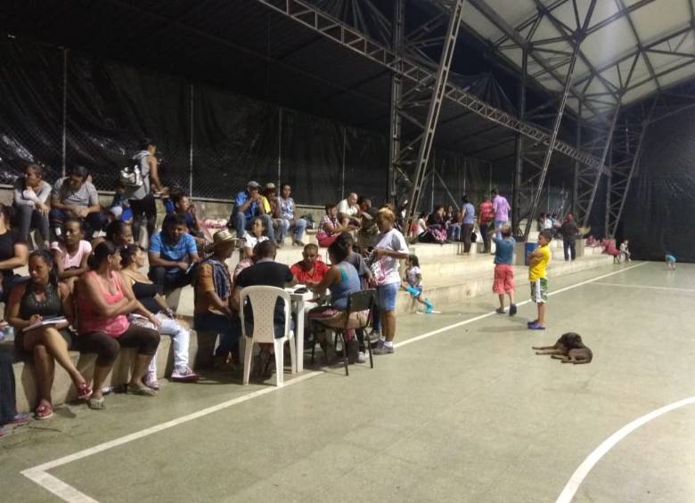 Así pasaron la noche los afectados por la creciente del Cauca