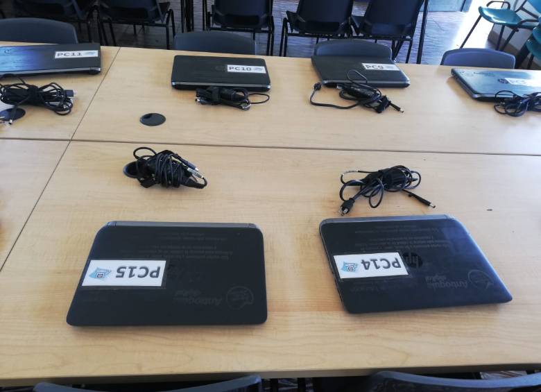 La escuela había recibido la dotación en 2014. Ahora busca que los equipos sean reemplazados por unos nuevos para no frenar la formación digital de los estudiantes. FOTO: CORTESÍA
