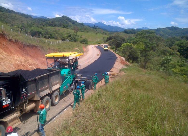 Villagarzón-San José del Fragua, Caquetá (foto) es uno de los tramos que se intervendrán en 26 departamentos. FOTO cortesía invías