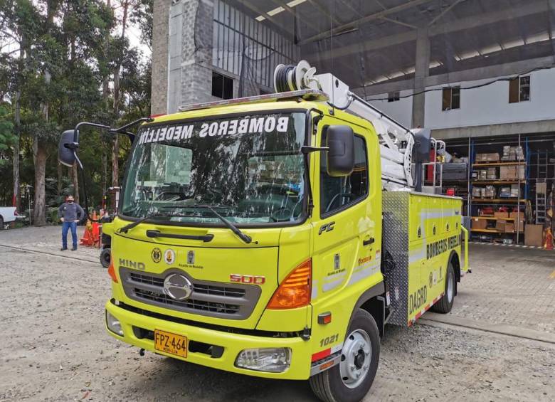 Este es el nuevo vehículo de rescate asignado a los bomberos de Medellín. FOTO: CORTESÍA DE LA ALCALDÍA.