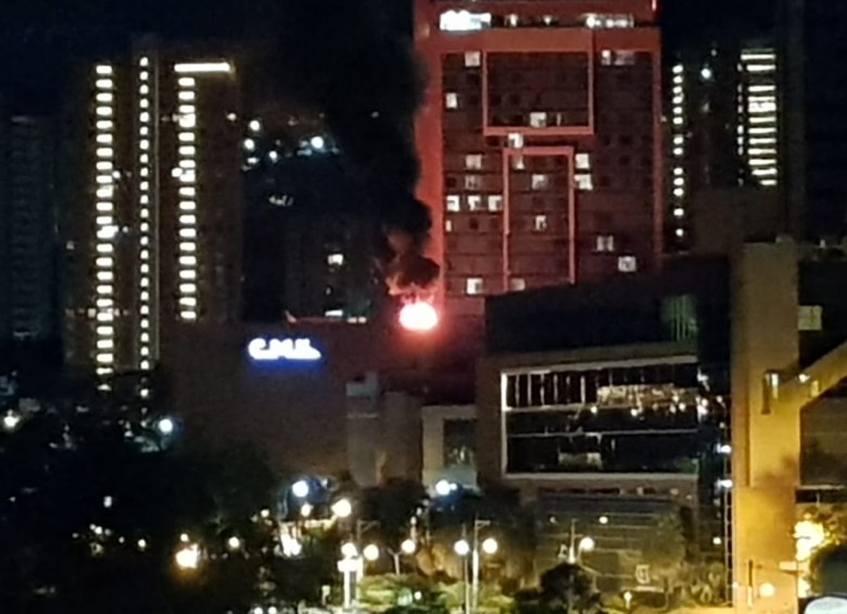 Panorámica del incendio en El Tesoro.