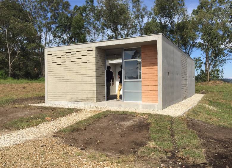 La tesis doctoral del profesor Alejandro Restrepo busca cualificar la mano de obra informal y mejorar los tiempos en los procesos constructivos, entre otros. Existe este prototipo de vivienda. FOTO cortesía 