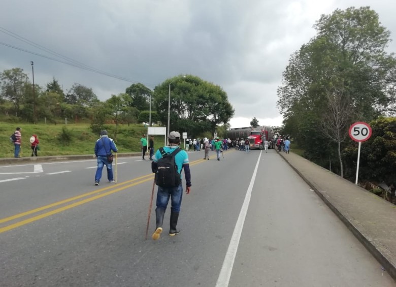 Con los bloqueos a la vía Panamericana, las autoridades locales buscaron vías alternas para ingresar alimentos y elementos de primera necesidad a Cauca, Nariño y Putumayo. FOTO colprensa 