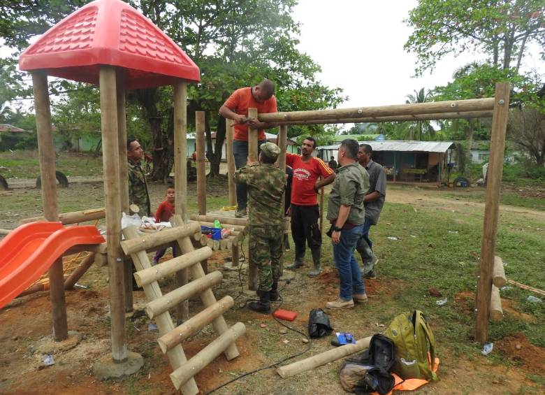 Este trabajo hace parte del plan de la institución de llevar bienestar a las comunidades. FOTOS Cortesía Ejército