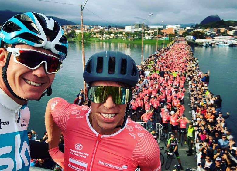 Froome con Rigo en la largada del Giro