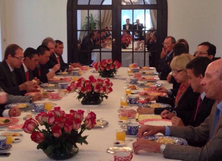 Ministra de Comercio se encuentra en Ecuador para negociar aranceles