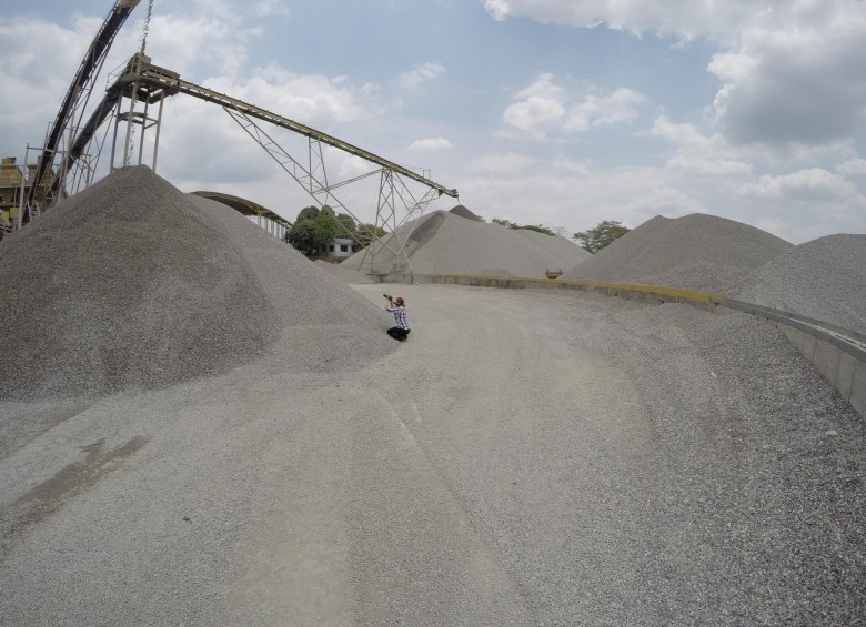 250.000 toneladas de materiales de construcción se dejarán de comercializar por cierre de la vía al Llano. Foto: Cortesía Asogravas.