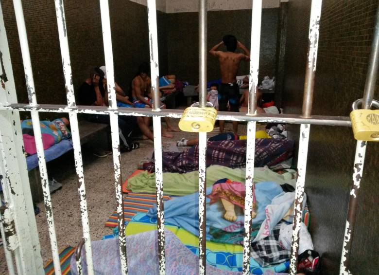 El calabozo del Palacio de Justicia alberga a presos que no deberían pasar en ese lugar más de 36 horas. FOTO RÓBINSON SÁENZ