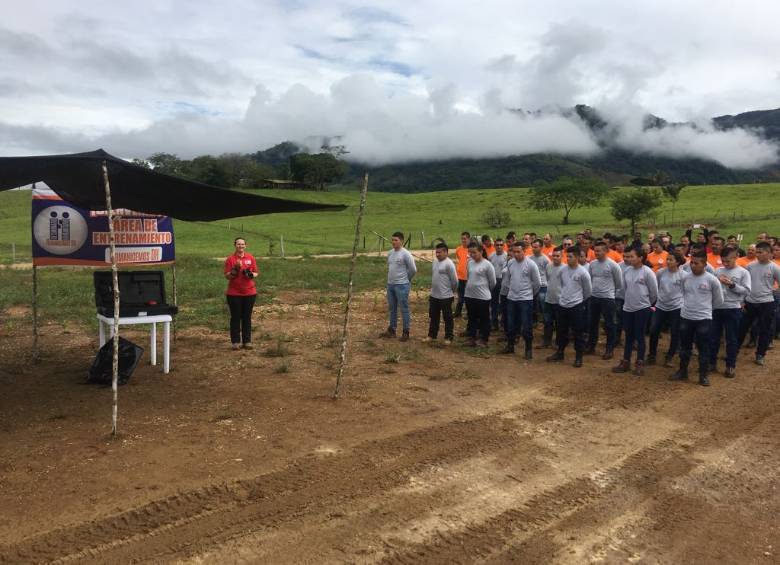 Humanicemos DH, organización civil de desminado humanitario conformada por excombatientes de Farc, desminará tres zonas en Montañita (Caquetá). FOTO: Cortesía Descontamina Colombia