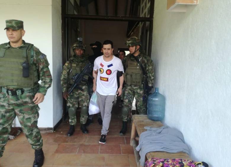 Alejandro Mazo Pulgarín, alias “Titi”, fue detenido en enero de 2019 en San Carlos, Antioquia. Y Édgar Pérez (“el Oso”) fue capturado el pasado diciembre en Bello (círculo). FOTOS cortesía