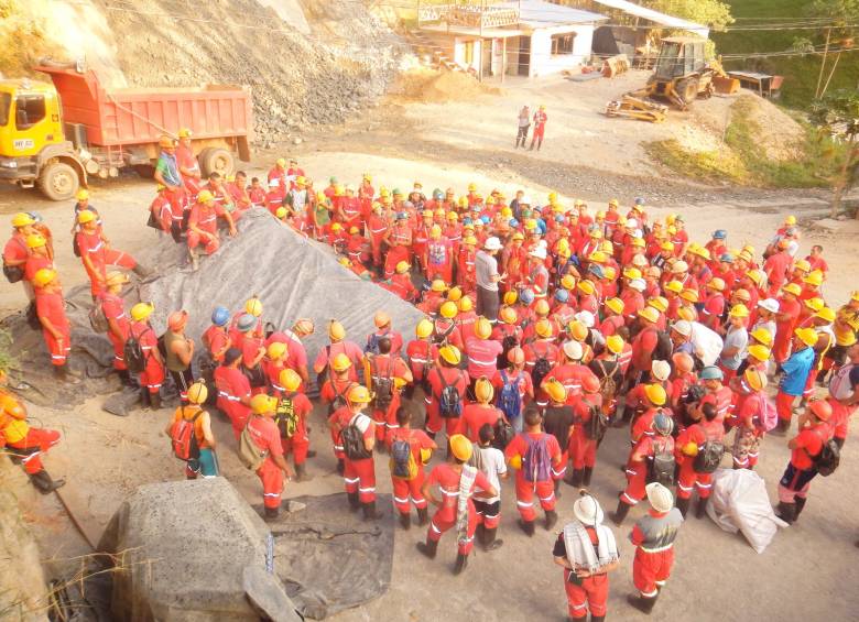 La terminación de estos contratos dejará sin empleo a cerca de 1.600 mineros en Segovia. FOTO CORTESÍA
