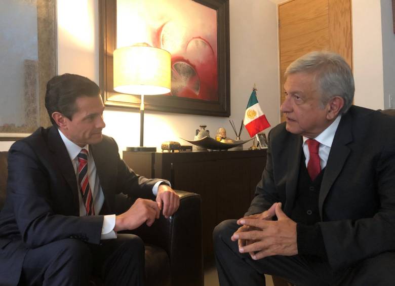 Encuentro entre el presidente saliente, Enrique Peña Nieto, y el nuevo mandatario Andrés Manuel López Obrador, quien estará en la casa presidencial Los Pinos a partir de hoy. FOTO Reuters