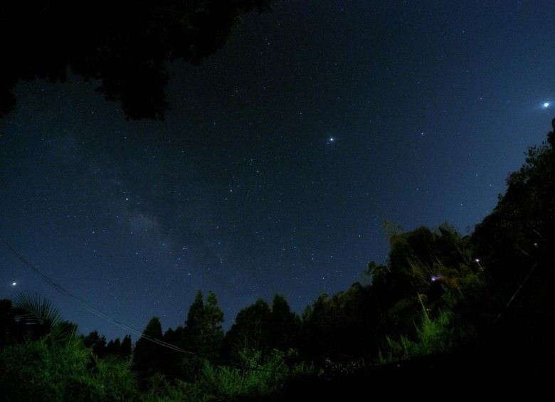 Así se veían Marte, Saturno, Júpiter y Venus, de izquierda a derecha desde Guarne, Antioquia; este fue el cielo del sábado cuatro de agosto. FOTO Cortesía Álvaro José Cano