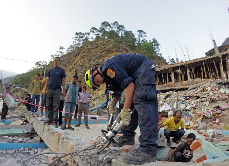 Las réplicas en Nepal no se detienen y siguen generando pánico entre los sobrevivientes. FOTO AP