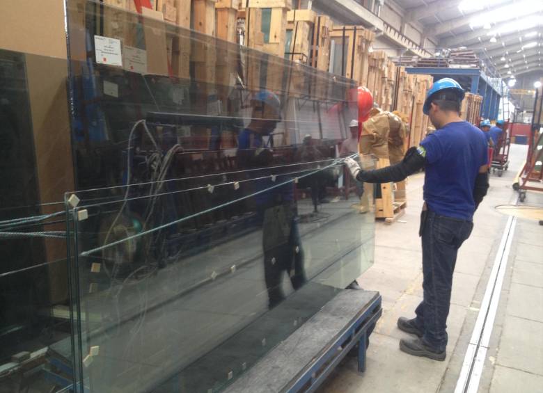 Desde 1994, Tecnogláss produce vidrios especiales para la industria en su planta de Barranquila. FOTO Cortesía