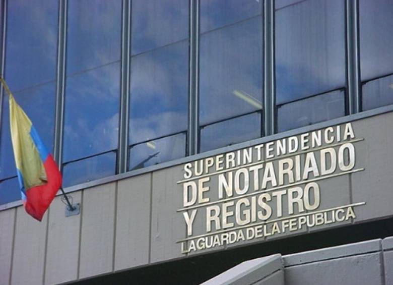 La Superintendencia de Notariado y Registro dejó en manos de las autoridades la investigación sobre la calidad del papel que suministra la Imprenta Nacional para los registros civiles. Foto Colprensa.