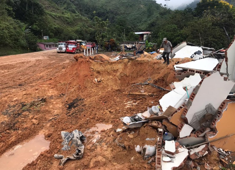 El deslizamiento de tierra del pasado 12 de diciembre dejó dos personas muertas y 20 casas afectadas. FOTO JULIO HERRERA