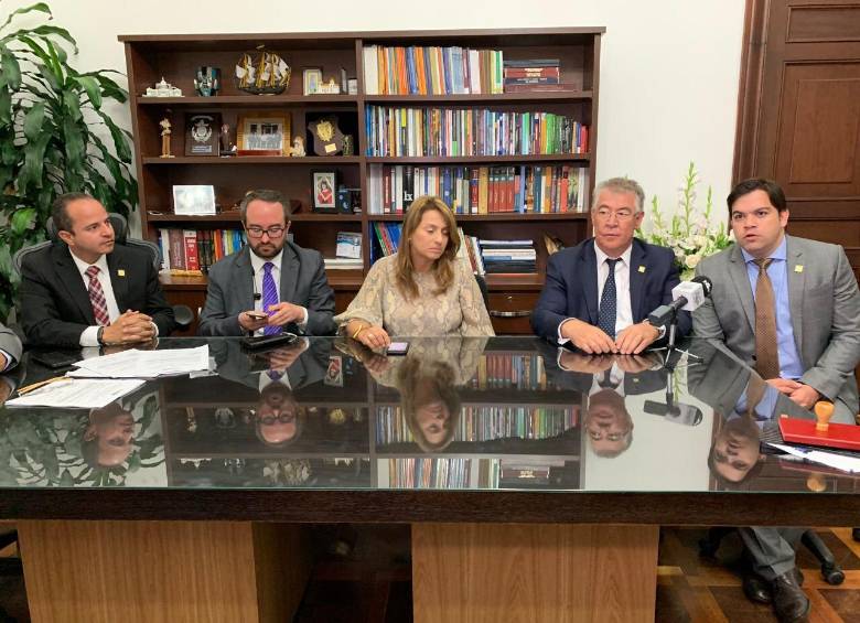 Centro Democrático radicó proyecto de reforma constitucional para regular el salario de los parlamentarios. FOTO: Cortesía