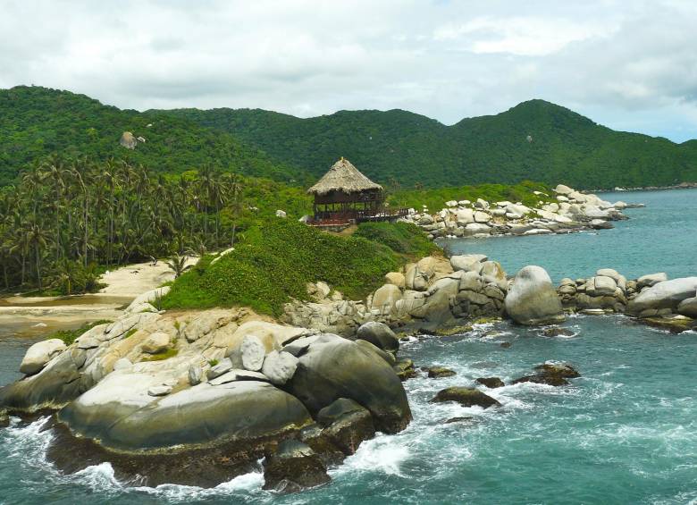 En Parques Nacionales que está prohibido realizar cualquier tipo de fogata, arrojar colillas de cigarrillos encendidos, quemar basuras, ingresar cualquier tipo de material inflamable, realizar talas y capturar de animales silvestres. FOTO Cortesía