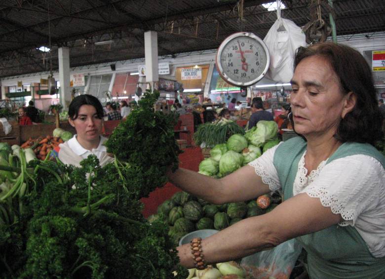 El grupo de gasto que registró la mayor variación positiva fue alimentos, con 1,52 por ciento, y el de menor variación fue vivienda en cero por ciento. FOTO COLPRENSA