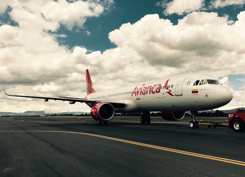 Avianca anunció ayer la adquisición de un avión de pasillo único, el primero entregado por Airbus en Latinoamérica. FOTO cortesía 