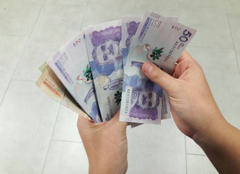 Para el 2019, el salario mínimo en Colombia será de 828.116,52 pesos.