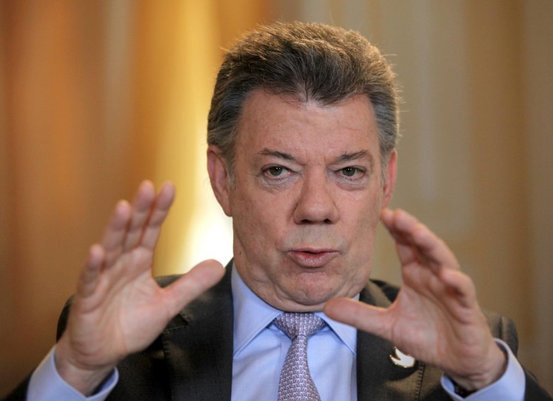 Juan Manuel Santos afirmó que la oposición acude a hacer una resistencia civil como en los tiempos de Carlos Castaño. FOTO REUTERS