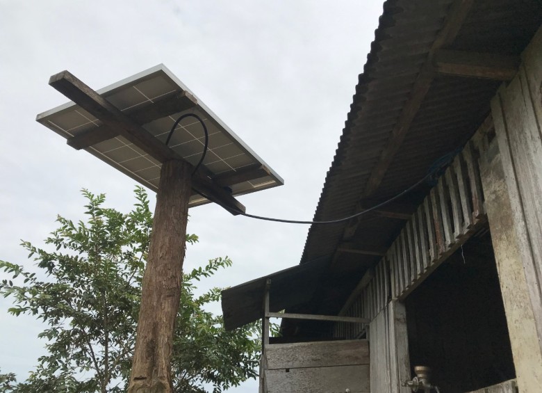 Con pequeños paneles solares, los habitantes de la zona rural de Agustín Codazzi, Cesar, podrán tener energía. FOTO cortesía