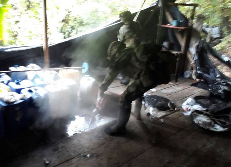 Ayer, en otro operativo en Nariño, el Ejército halló un laboratorio para producir cocaína que, según la institución militar, era fuente de financiación para el Eln en esa zona del país. Foto Cortesía