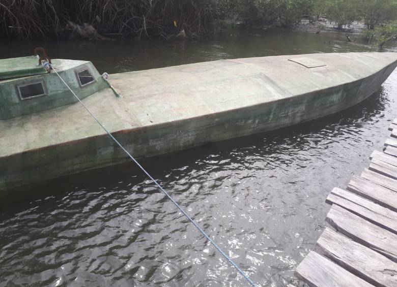 Lancha incautada por la Armada en Tumaco. FOTO: CORTESÍA