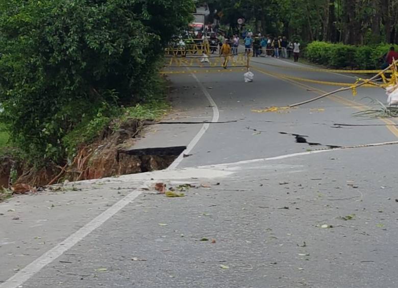 El Instituto Nacional de Vías habilitó el paso a un carril, en el kilómetro 8 + 950. FOTO CORTESÍA JUAN SANTAMARÍA