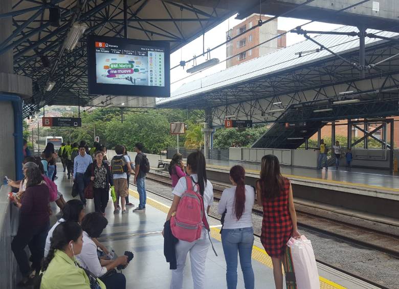 Así funcionan las nuevas pantallas informativas del Metro