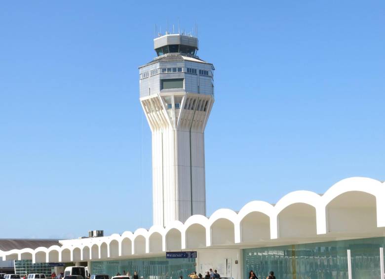 Amenaza de bomba tiene cerrado el aeropuerto internacional Luis Muñoz Marín. FOTO: EFE