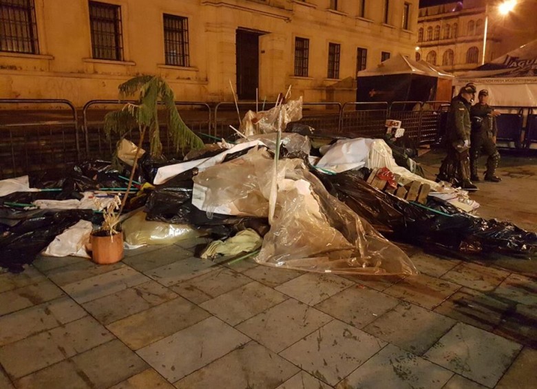 Desalojaron campamento por la paz en la Plaza de Bolívar