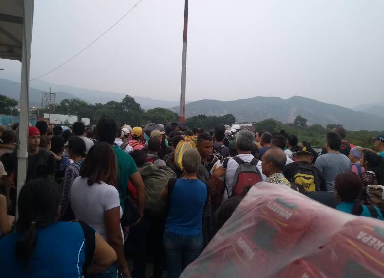 Así está el paso por el puente internacional Simón Bolívar