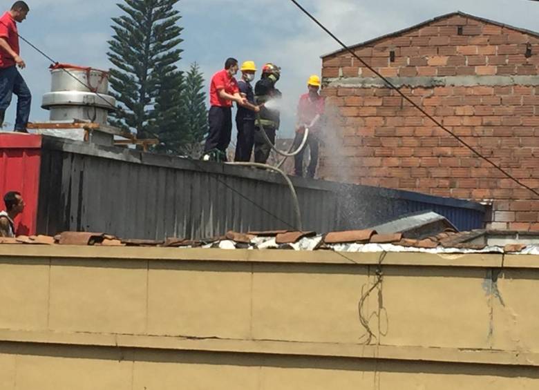 Incendio obligó a evacuar un colegio en el centro de Itagüí