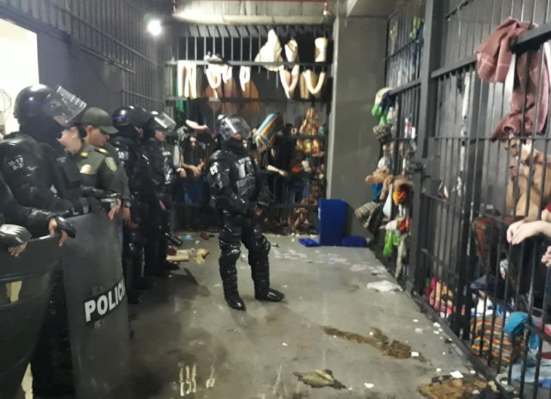 62 heridos dejó motín de presos en estación policial de Itagüí