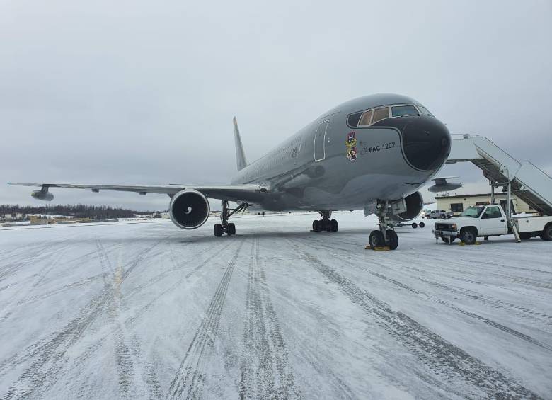 En el avión Júpiter de la Fuerza Aérea Colombiana y durante un recorrido de varios días que los llevó incluso a Alaska, fueron traídos al país, los connacionales que vivían en Wuhan. FOTO Colprensa