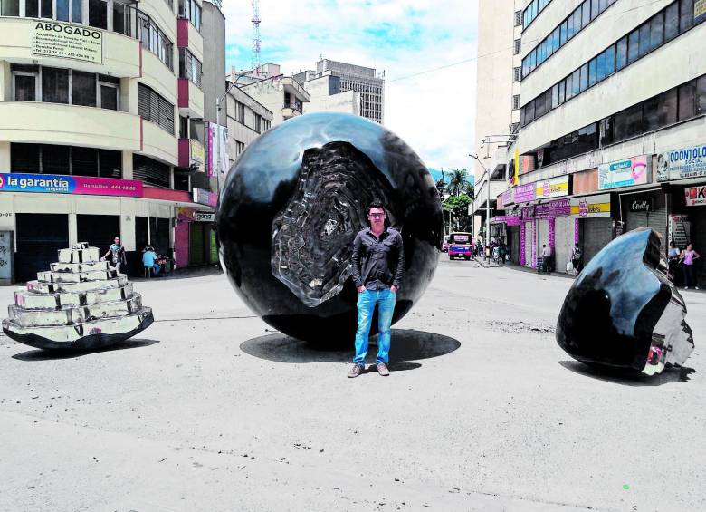 La Esfera Pública está en el centro de Medellín, a dos cuadras de la avenida Oriental. FOTO CORTESÍA