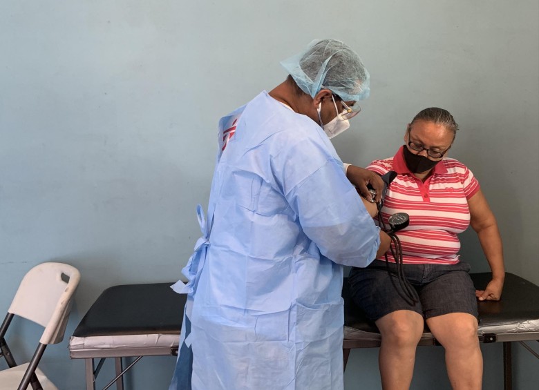 Esta es una de las brigadas médicas que acude a los barrios vulnerables de El Salvador. Las clínicas son móviles. FOTO Cortesía MSF