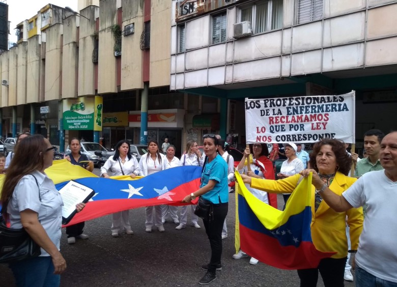 En las calles de diferentes ciudades de Venezuela se han dado protestas de los profesionales de la salud. Otros sectores también se han unido a las manifestaciones. FOTO Rosalinda Hernández
