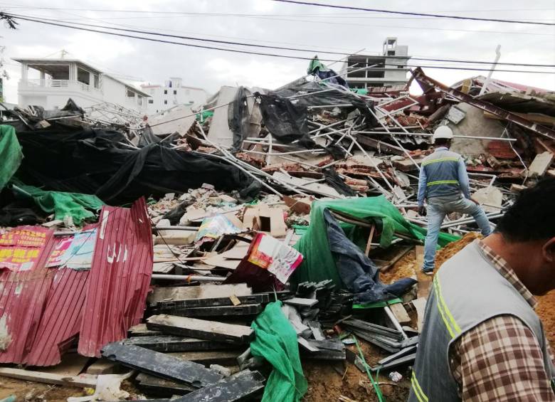 Derrumbe de edificio en Camboya deja siete muertos y decenas de desaparecidos